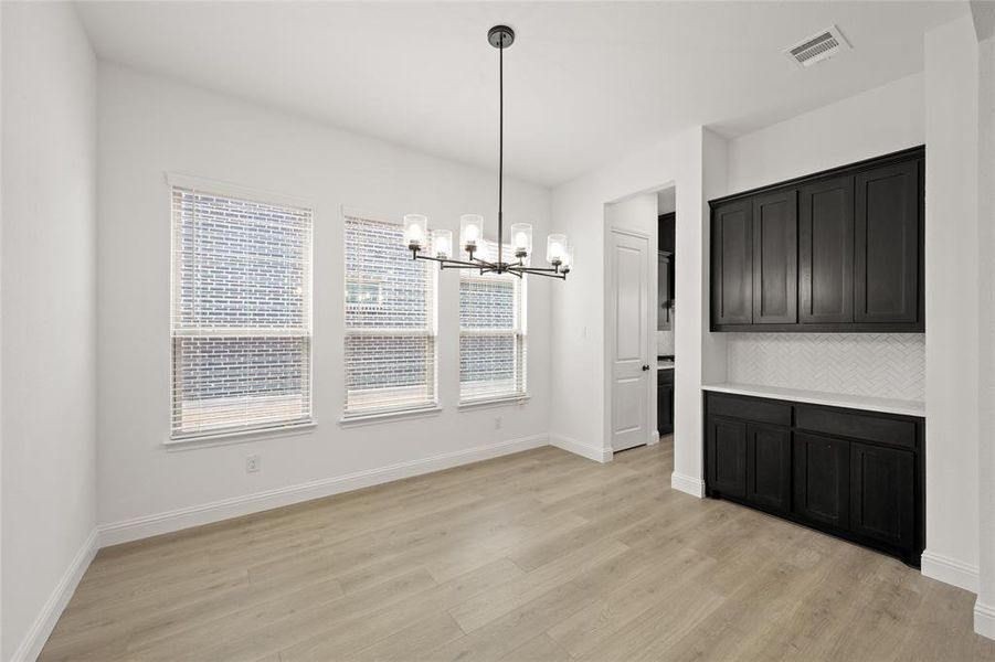 Spacious, unfurnished interior of a new home in Hidden Vistas, Burleson (Image 10). Spacious, unfurnished interior of a new home in Hidden Vistas, Burleson (Image 10).