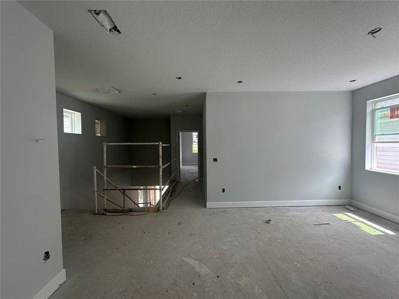 Spacious, unfurnished interior of a new home in Lake Star at Ovation, Winter Garden (Image 39).