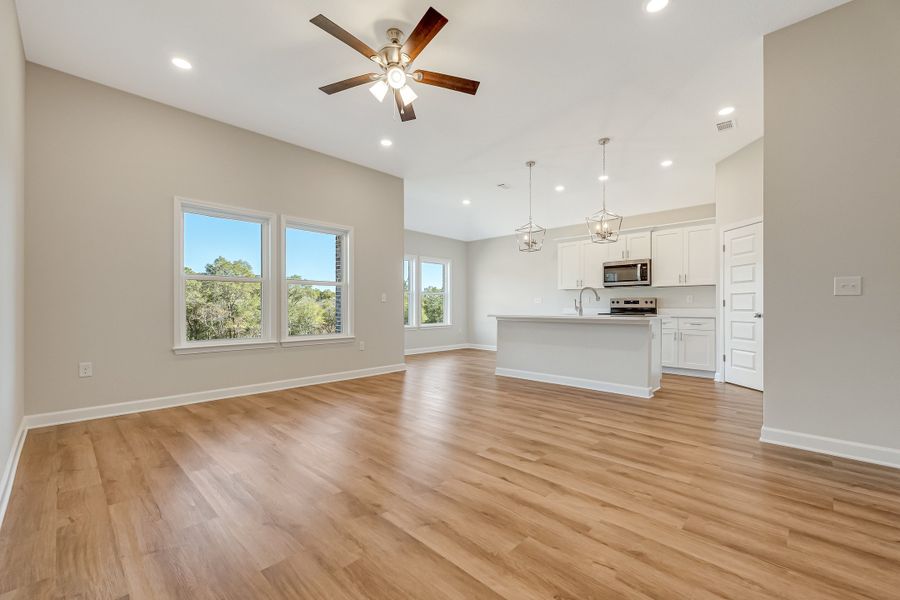 Spacious, unfurnished interior of a new home in Blossom Grove, Crestview (Image 27).