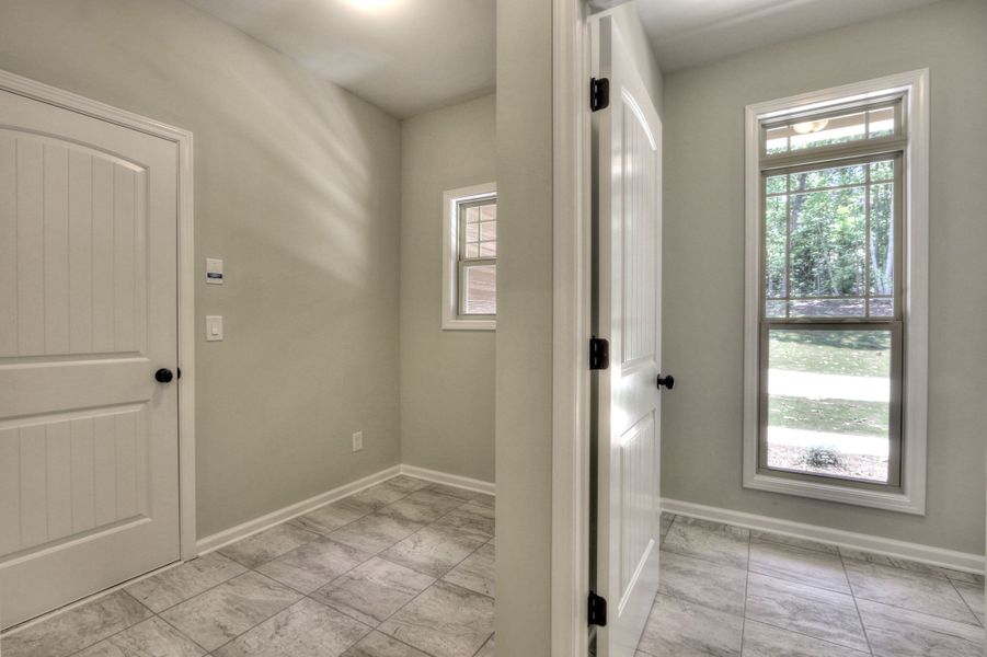 Representative unfurnished interior of a home built from the The Huntleigh by Bamford and Company in Rowland Springs, Cartersville (Image 27).