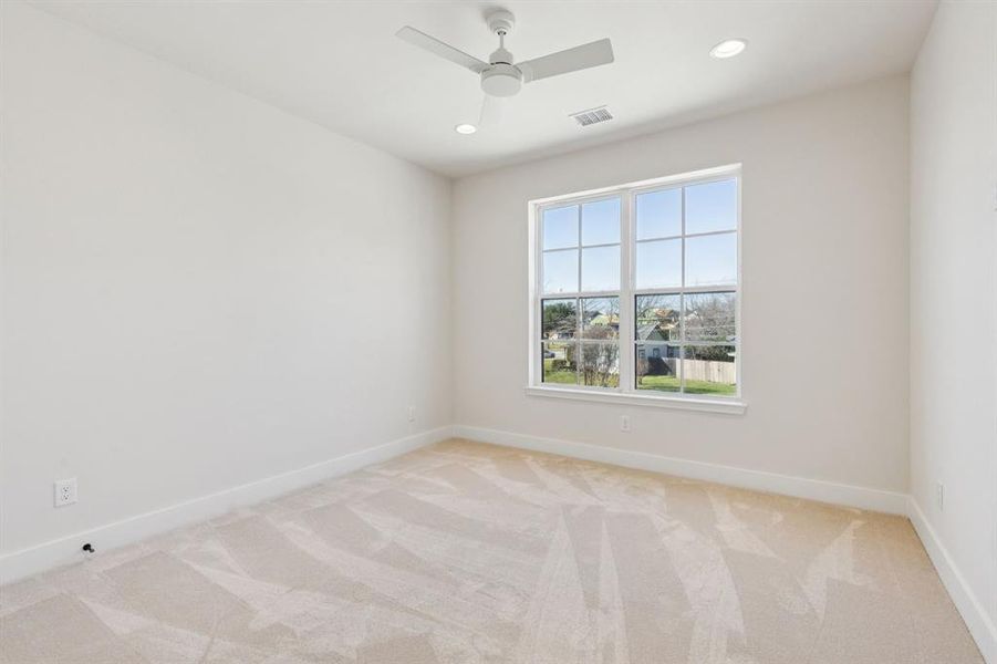Spacious, unfurnished interior of a new home in , Roanoke (Image 27).