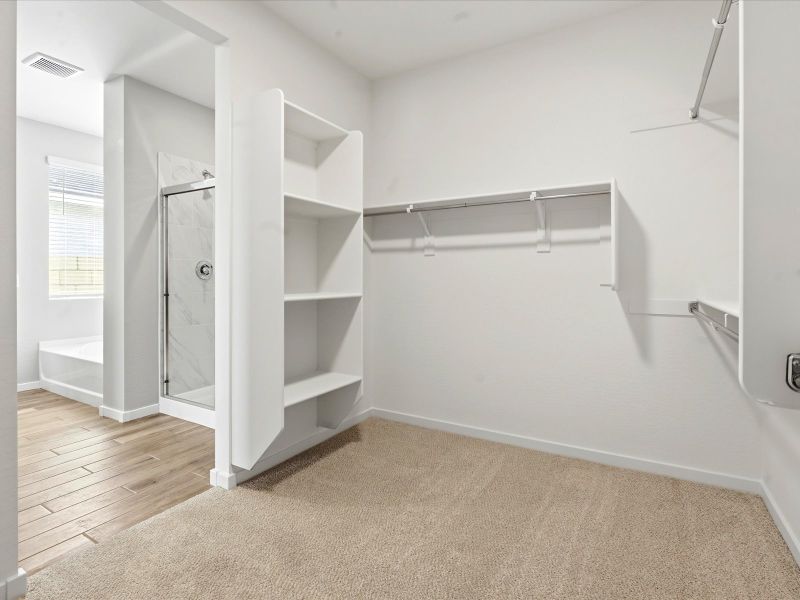 Spacious, unfurnished interior of a new home in White Tank Foothills Reserve Series, Waddell (Image 16).