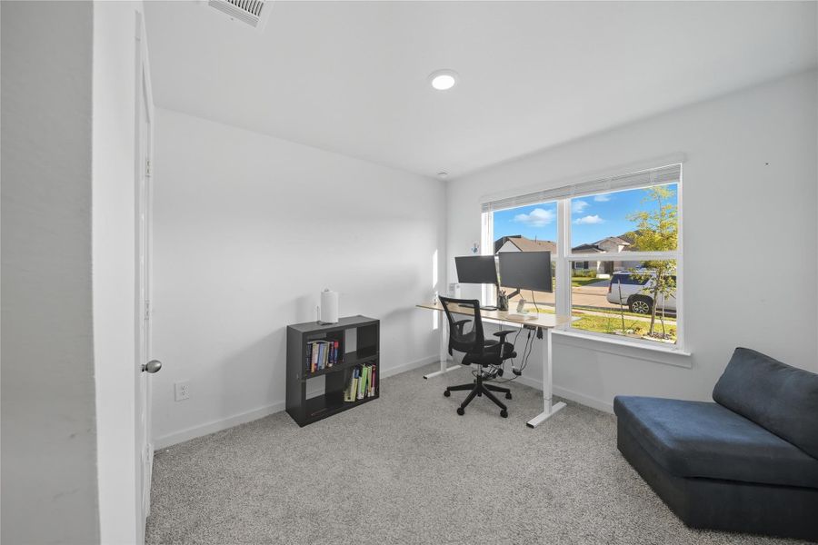 bedroom / guest bed room bedroom / guest bed room