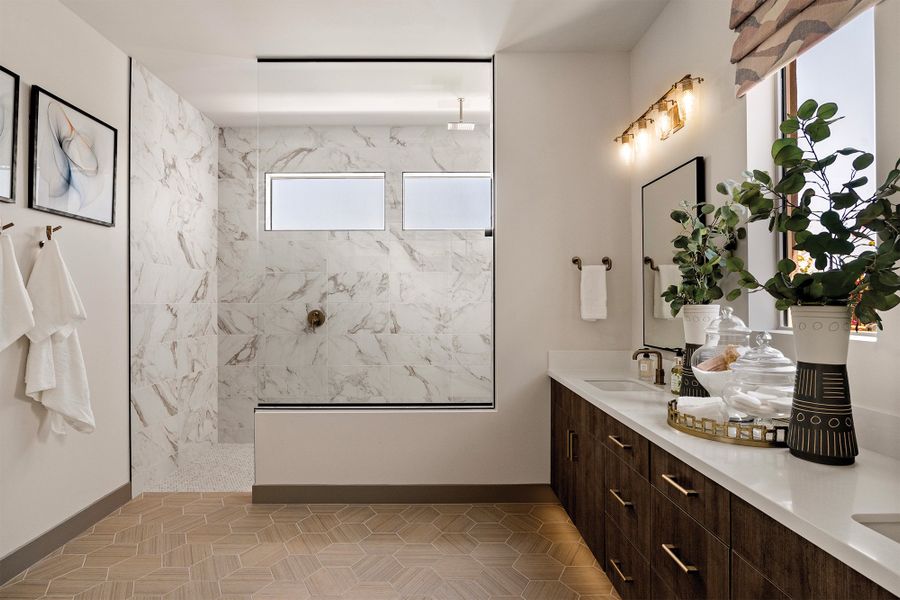 The Highpoint - Owner's Bath