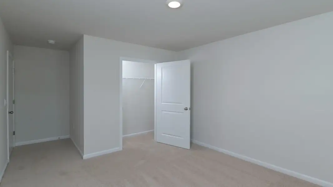 Spacious, unfurnished interior of a new home in Ferry Grove, Lexington (Image 24).