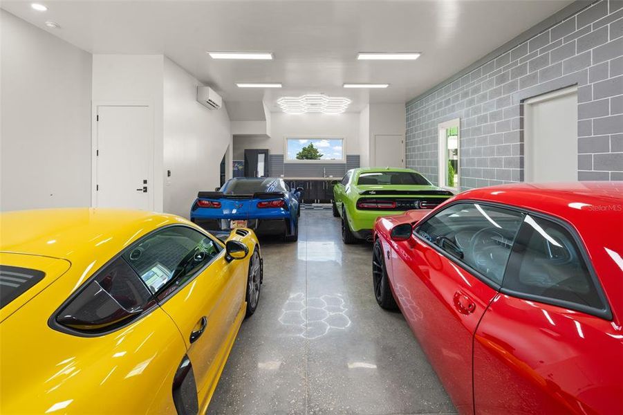 Community amenities in , Auburndale (Image 34). Community amenities in , Auburndale (Image 34).