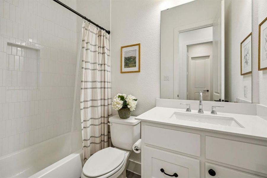 Furnished interior view inside a new home in , Fort Worth (Image 9).