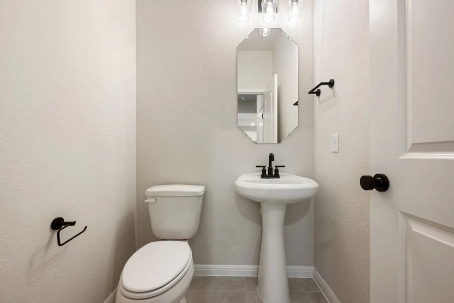 Furnished interior view inside a new home in Berry Creek Highlands, Georgetown (Image 20).