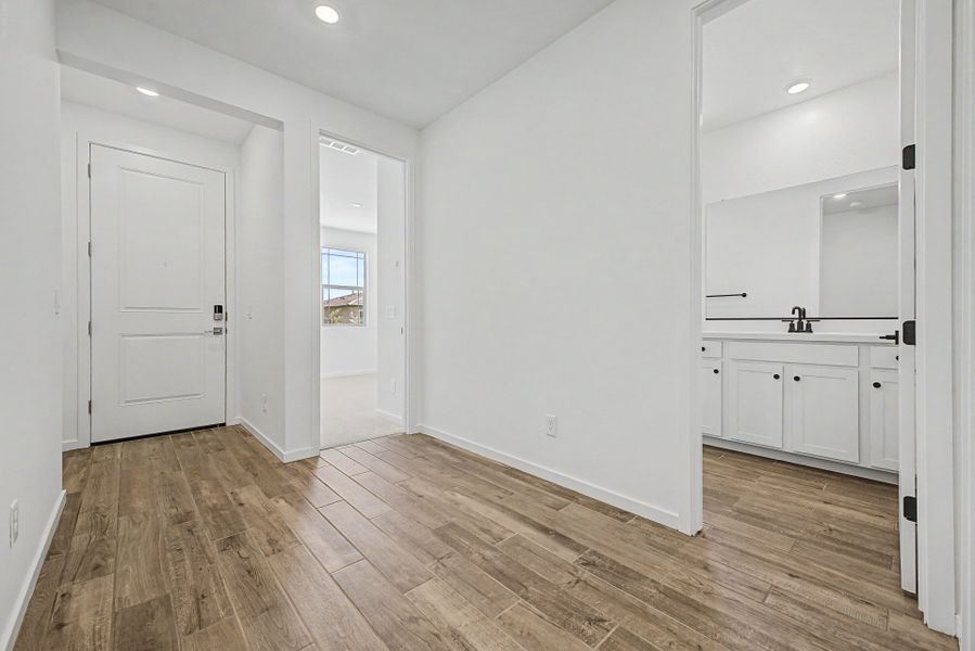 Spacious, unfurnished interior of a new home in Frontera, Surprise (Image 7).