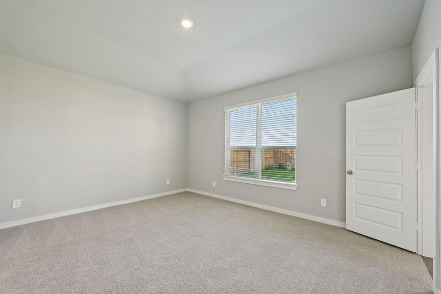 Photo is not of the actual home, but is an inspirational photo of builder’s model home and may depict options, furnishings, and/or decorator features that are not included Photo is not of the actual home, but is an inspirational photo of builder’s model home and may depict options, furnishings, and/or decorator features that are not included