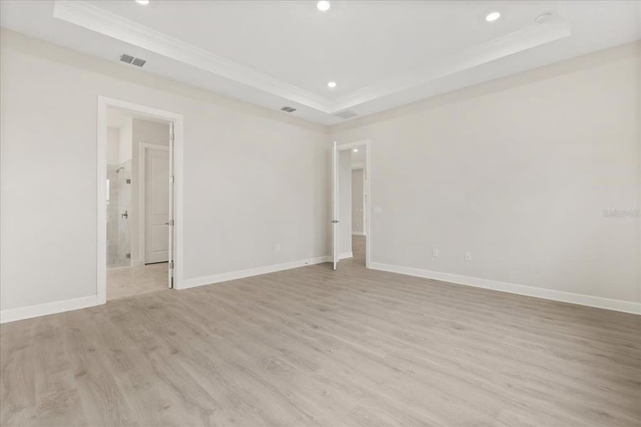 Spacious, unfurnished interior of a new home in , St. Cloud (Image 22).