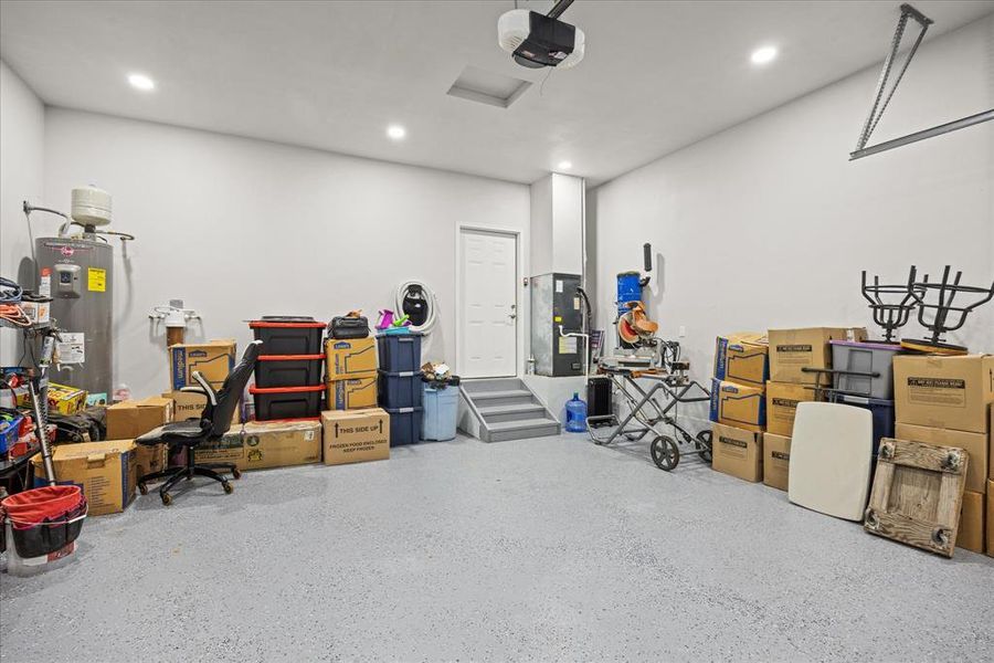Furnished interior view inside a new home in , Granbury (Image 18).