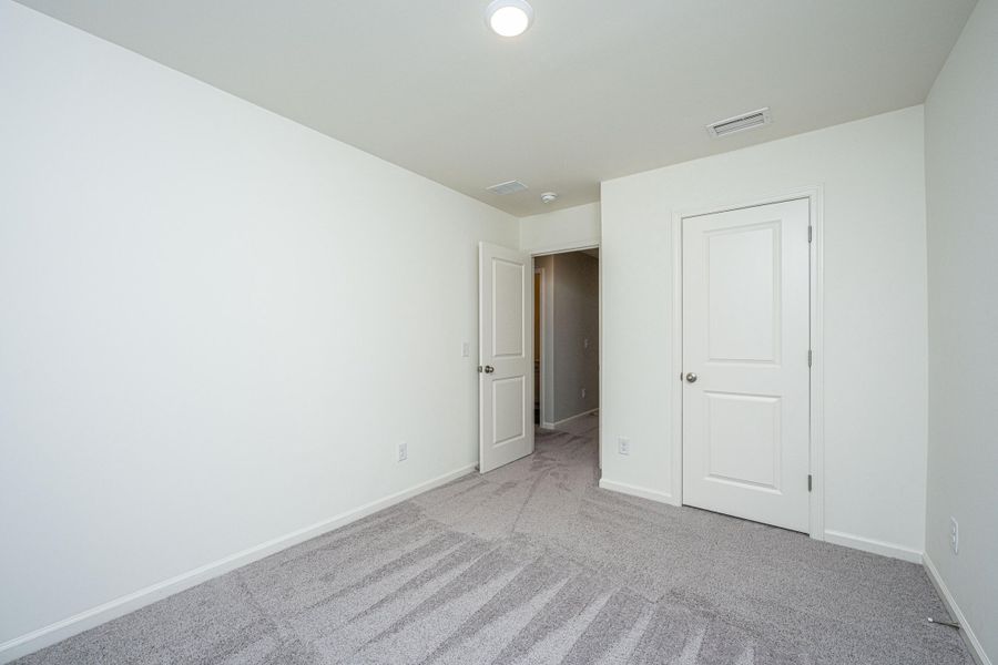 Spacious, unfurnished interior of a new home in Dawson Branch, Summerville (Image 17).