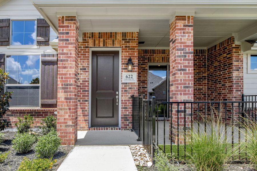 Exterior details and patio area of a home in Woodbridge Villas, Wylie (Image 22).