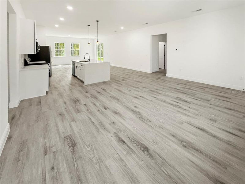 Spacious, unfurnished interior of a new home in , Ocala (Image 24).