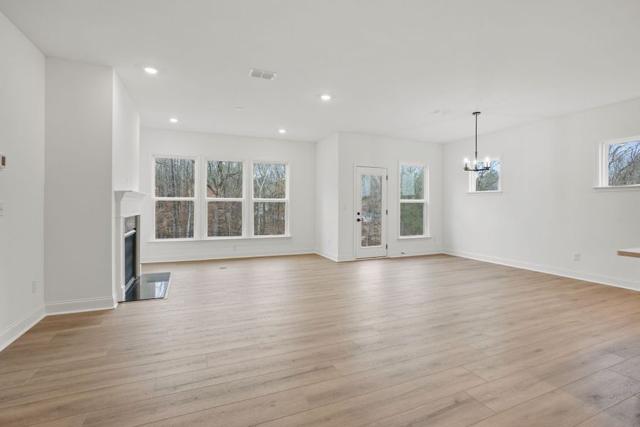 Spacious, unfurnished interior of a new home in Forest Creek, Waxhaw (Image 54).