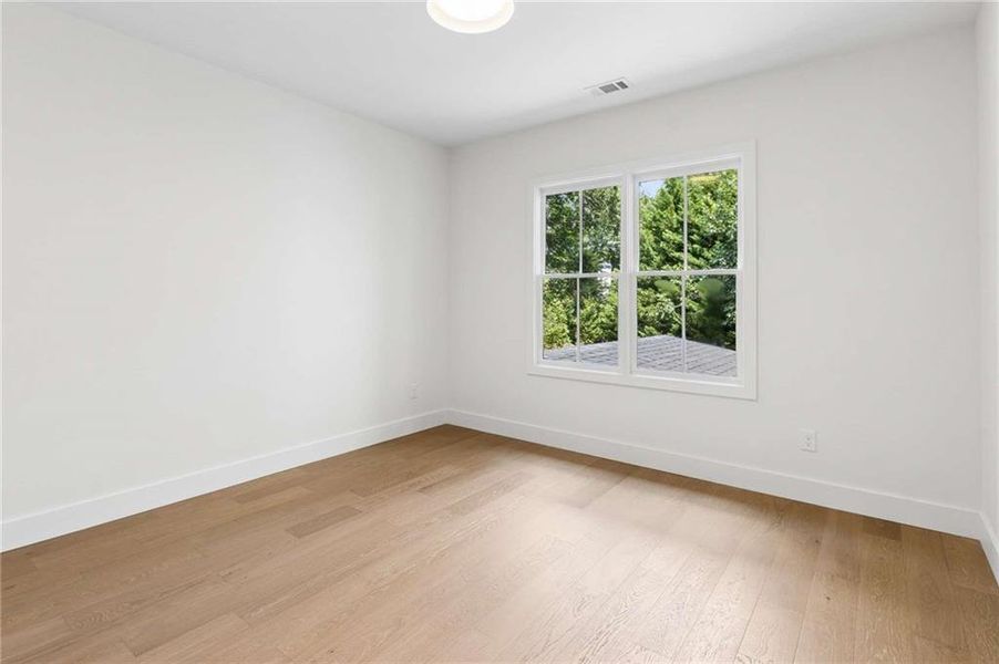 Spacious, unfurnished interior of a new home in , Brookhaven (Image 22).