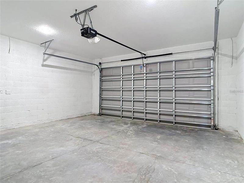 Spacious, unfurnished interior of a new home in , North Port (Image 19).