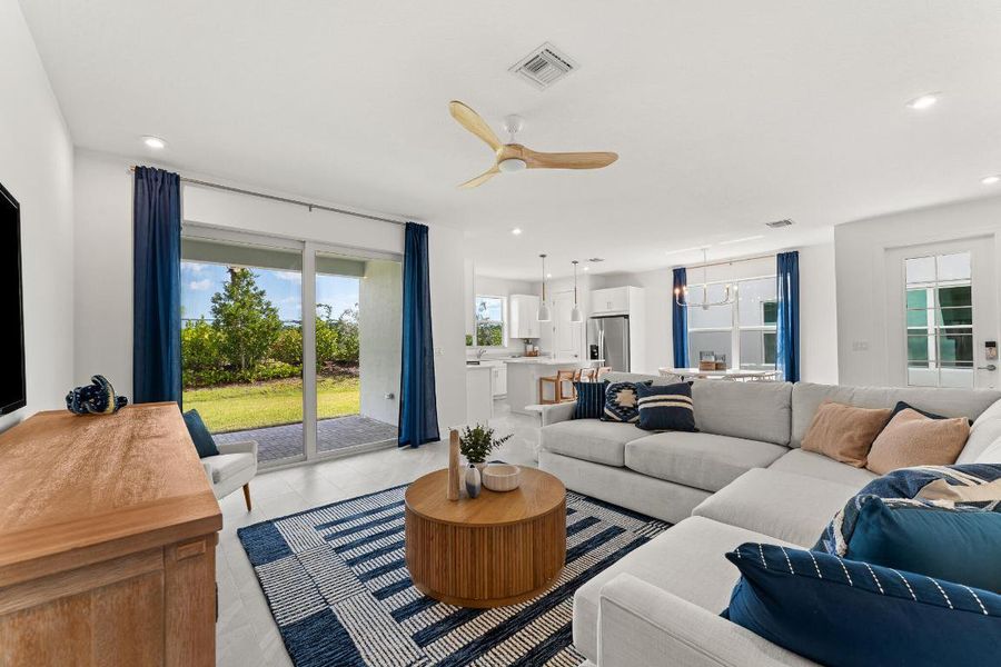 US_SEF_MARINA_LOT 14_STAGED_GREAT ROOM