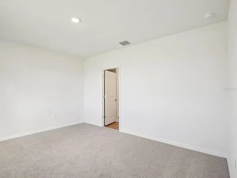 Spacious, unfurnished interior of a new home in , Brooksville (Image 19).