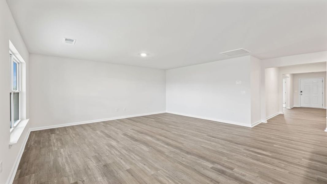 Spacious, unfurnished interior of a new home in Lakestone, Woodruff (Image 26).
