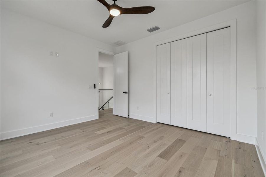 Spacious, unfurnished interior of a new home in , Tampa (Image 20).