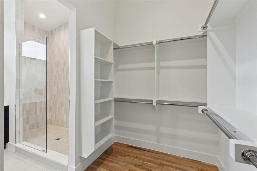 Spacious, unfurnished interior of a new home in , Dallas (Image 19).