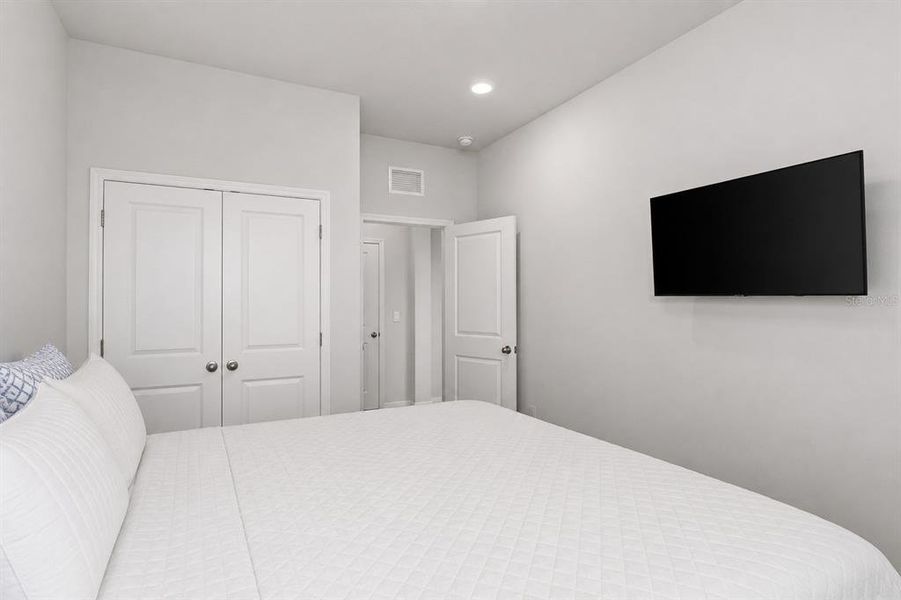 Furnished interior view inside a new home in Silverstone North, Palmetto (Image 35). Furnished interior view inside a new home in Silverstone North, Palmetto (Image 35).