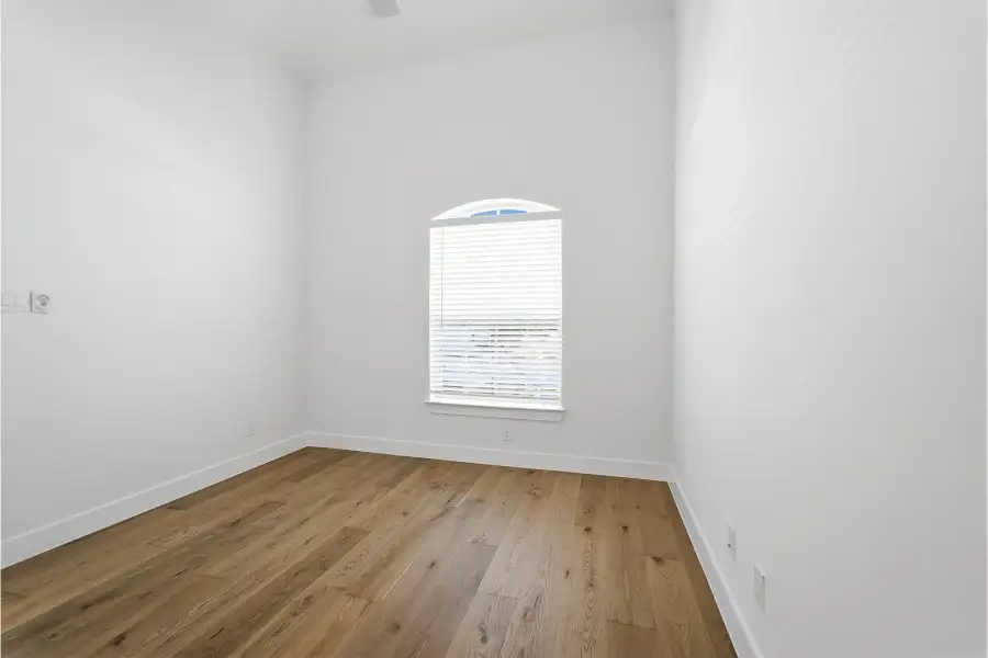 Spacious, unfurnished interior of a new home in Green Meadows, Celina (Image 23).