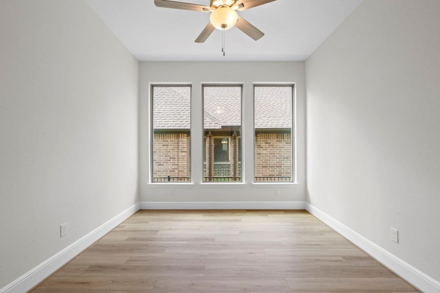 Spacious, unfurnished interior of a new home in Chambers Creek, Willis (Image 20).