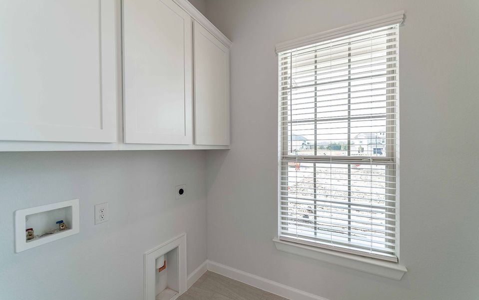 Spacious, unfurnished interior of a new home in Heath Golf & Yacht Club, Forney (Image 25). Spacious, unfurnished interior of a new home in Heath Golf & Yacht Club, Forney (Image 25).