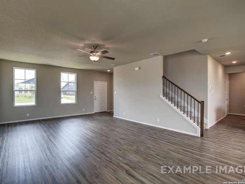 Spacious, unfurnished interior of a new home in Comanche Ridge, San Antonio (Image 13).