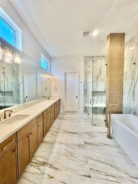 PRIOMARY BATH PRIOMARY BATH