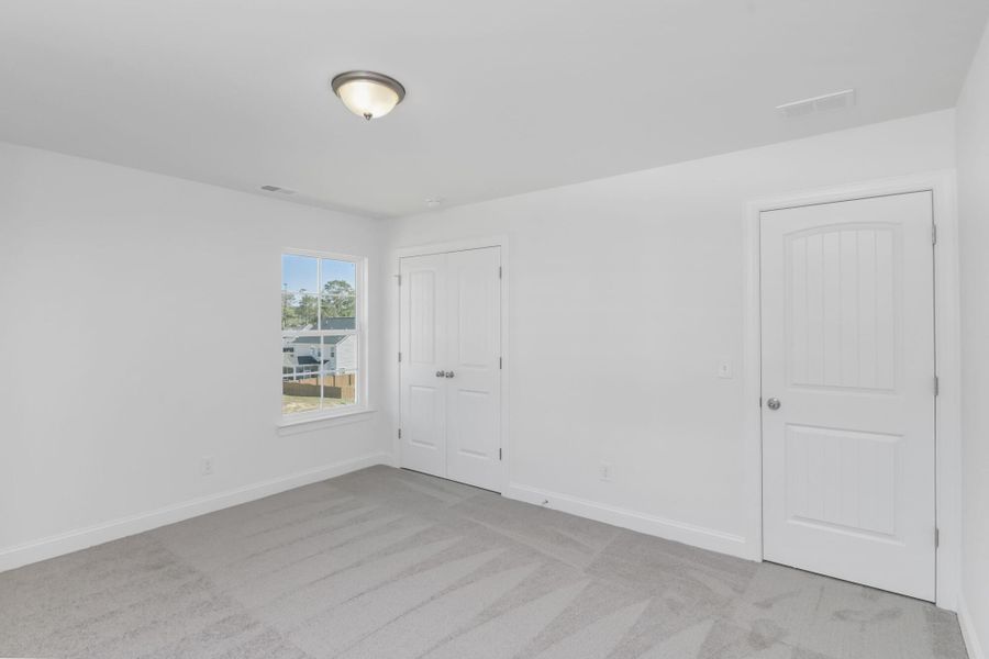 Spacious, unfurnished interior of a new home in Ashton Lakes, Lexington (Image 32).
