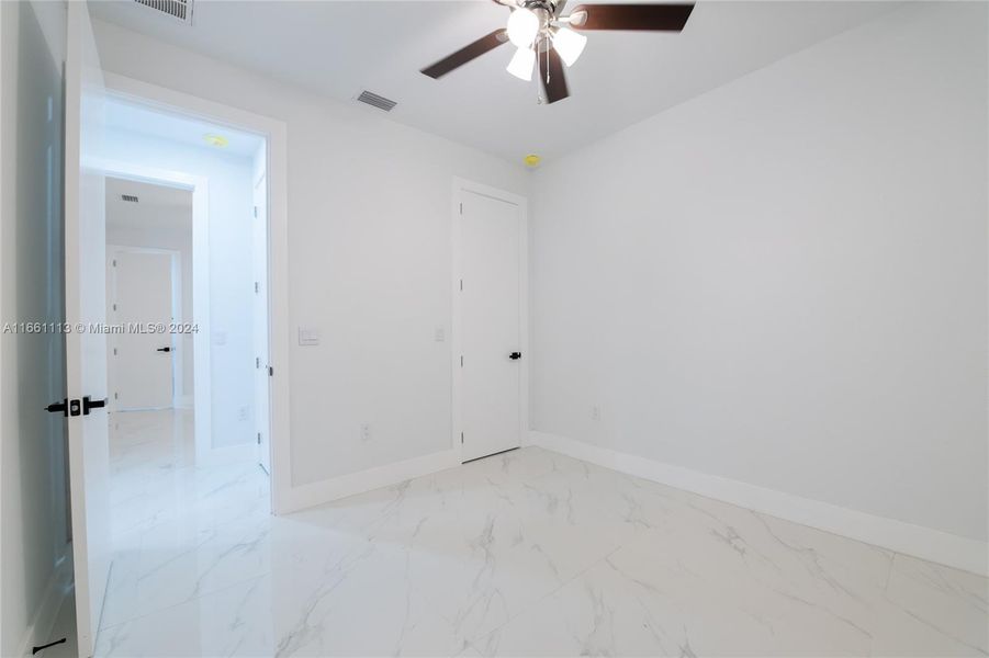 Spacious, unfurnished interior of a new home in , Cape Coral (Image 36).