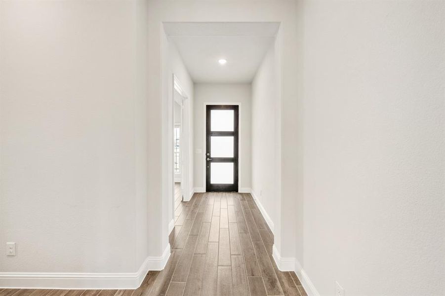 Spacious, unfurnished interior of a new home in Sunrise at Garden Valley, Waxahachie (Image 16).