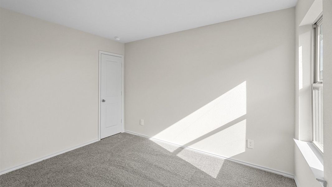 Spacious, unfurnished interior of a new home in Oak Valley Estates, Bullard (Image 20).