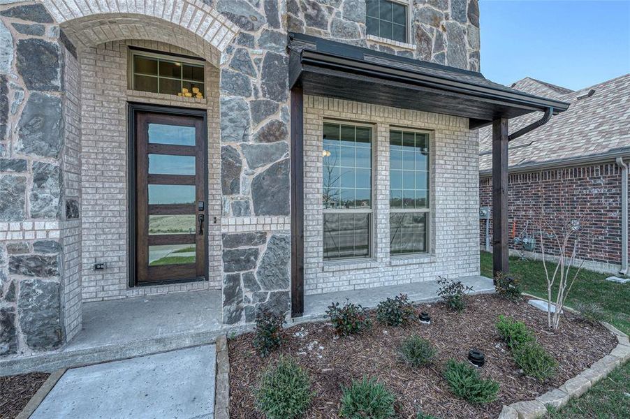 Exterior details and patio area of a home in Meadow Vista, Anna (Image 3).