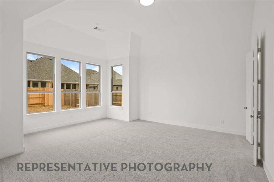 Spacious, unfurnished interior of a new home in Furst Ranch, Flower Mound (Image 22). Spacious, unfurnished interior of a new home in Furst Ranch, Flower Mound (Image 22).