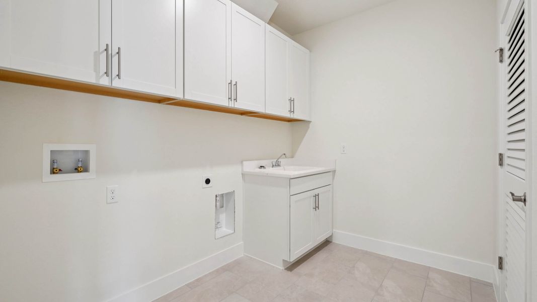 Representative unfurnished interior of a home built from the Camden by D.R. Horton in Buchanan Trails, Newberry (Image 23).
