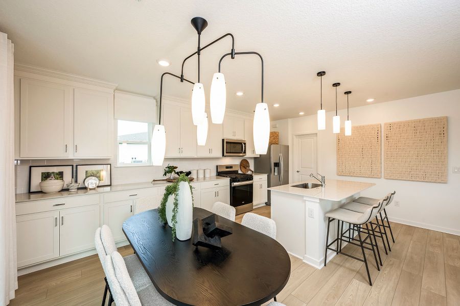 Representative furnished interior of a home built from the Pinecrest by Pulte Homes in Riverwood, Zephyrhills (Image 10).