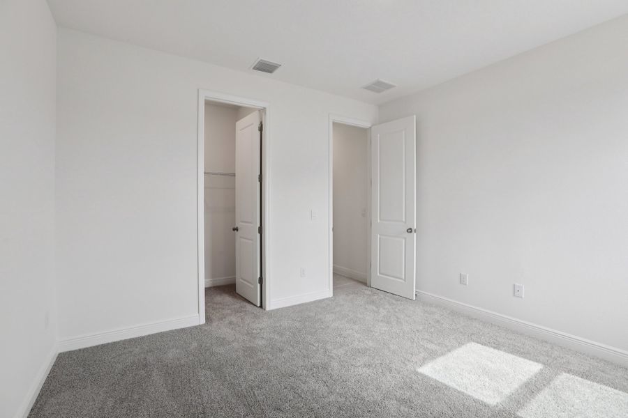 Representative unfurnished interior of a home built from the Sierra by Maronda Homes in Marion Oaks, Ocala (Image 34).