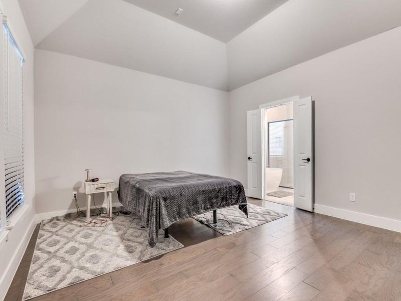 Furnished interior view inside a new home in Oaks of North Grove, Waxahachie (Image 23).