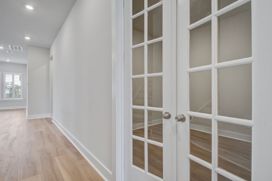 Spacious, unfurnished interior of a new home in Carnes Crossroads, Summerville (Image 15). Spacious, unfurnished interior of a new home in Carnes Crossroads, Summerville (Image 15).