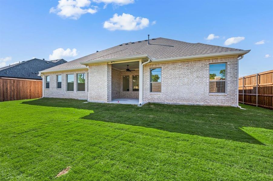 Exterior details and patio area of a home in LeTara, Haslet (Image 20).