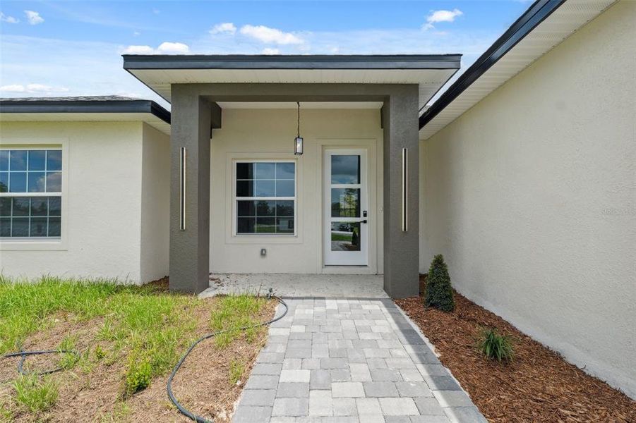 Exterior details and patio area of a home in , Ocala (Image 3).