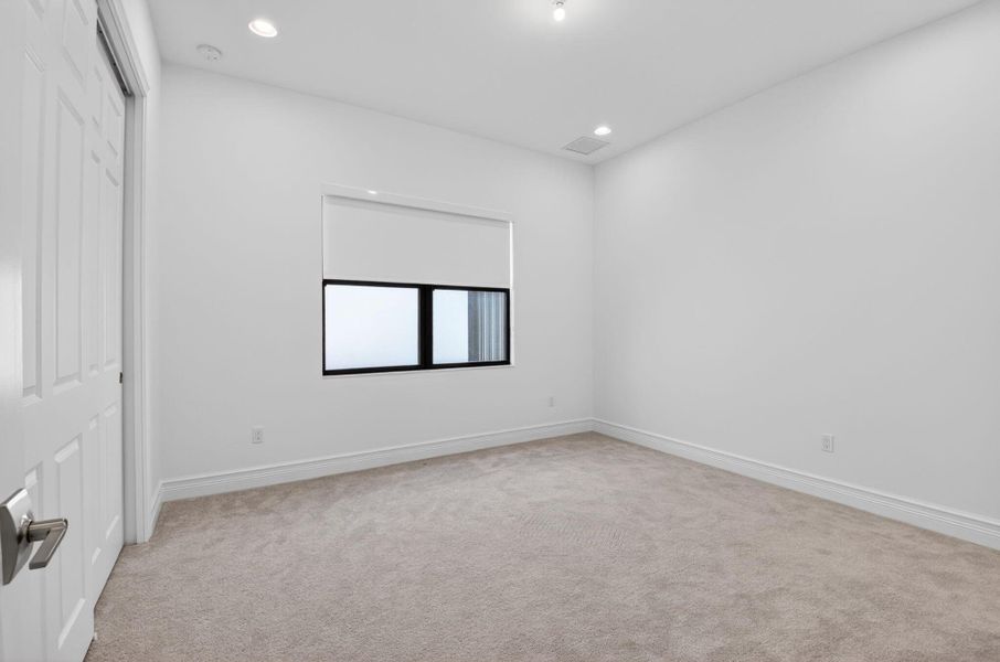 Spacious, unfurnished interior of a new home in , Boca Raton (Image 45).