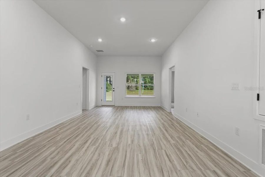 Spacious, unfurnished interior of a new home in Country Way South, Newberry (Image 18).