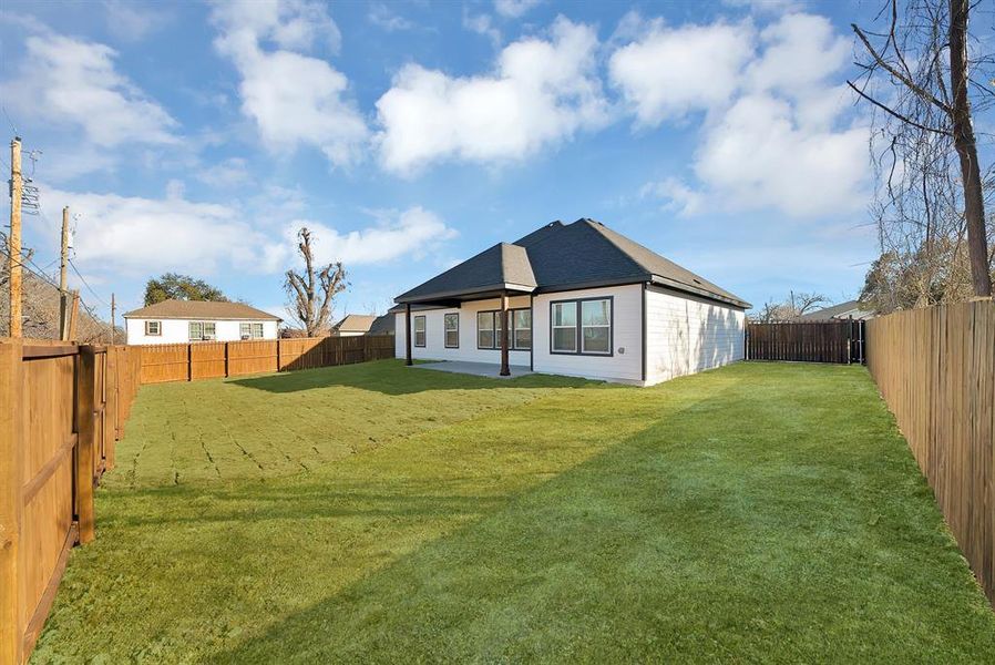 Exterior details and patio area of a home in , Fort Worth (Image 4). Exterior details and patio area of a home in , Fort Worth (Image 4).