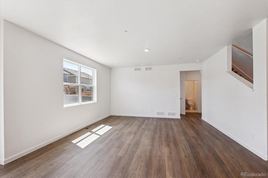 Spacious, unfurnished interior of a new home in Settlers Crossing, Commerce City (Image 15). Spacious, unfurnished interior of a new home in Settlers Crossing, Commerce City (Image 15).